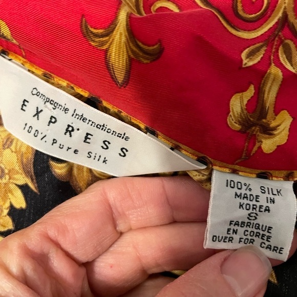 Express Silk Black and Red Baroque Long Sleeve Shirt - Picture 6 of 7